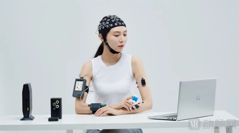 博睿康自主研发的NeuroHUB多模态研究平台.jpg